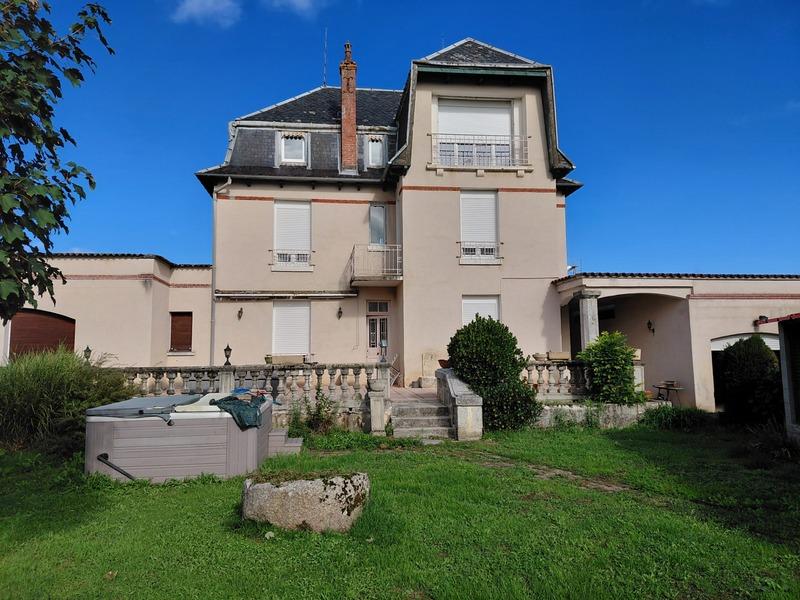 Maison bourgeoise - 181 m² - 1 pièce