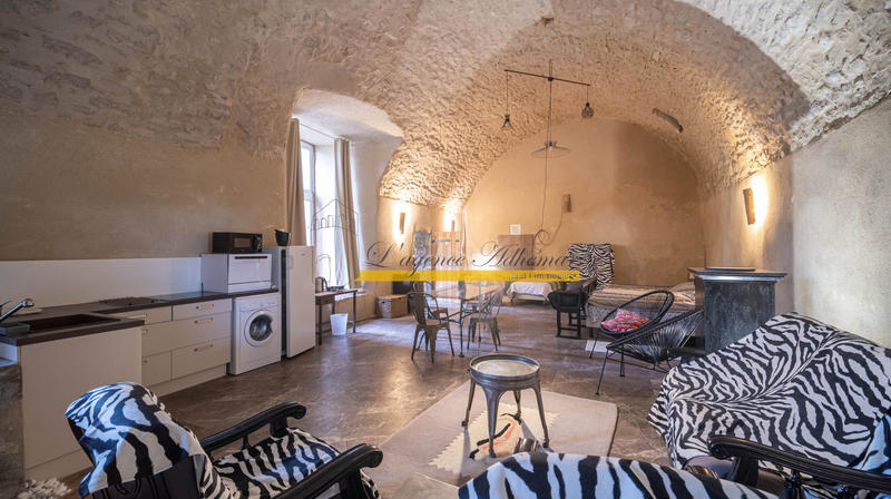 Maison de village - 473 m² - 12 pièces