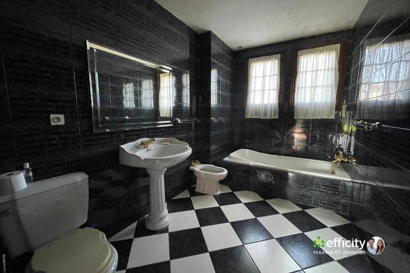 Villa - 155 m² - 8 pièces