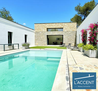 Maison - 199 m² - 8 pièces