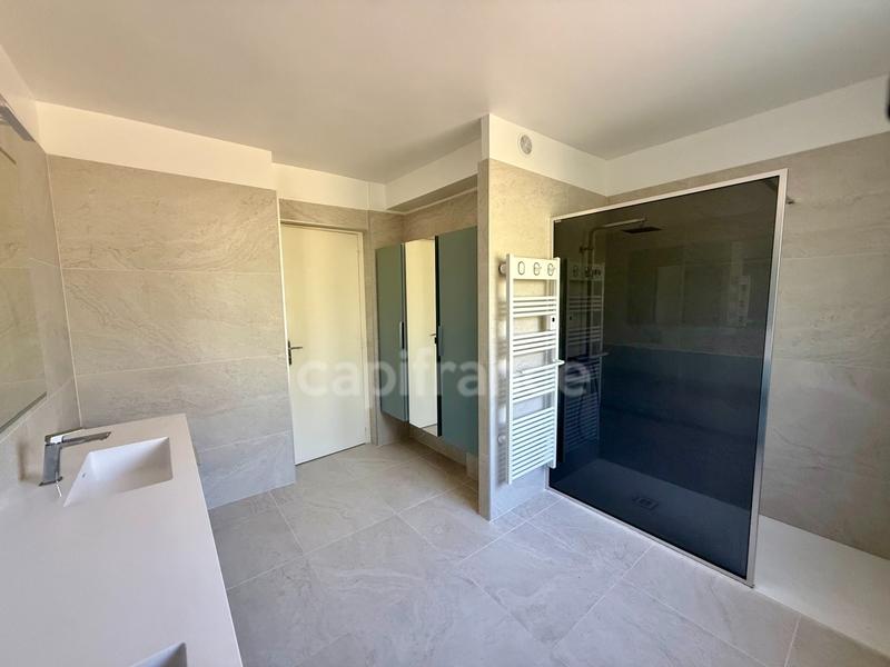 Maison - 315 m² - 11 pièces