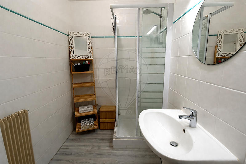 Maison - 224 m² - 7 pièces