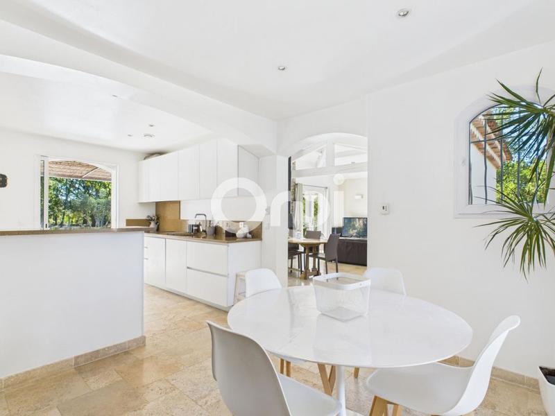 Villa - 200 m² - 6 pièces