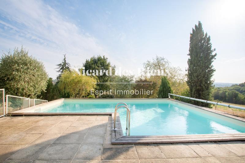 Maison - 179 m² - 8 pièces