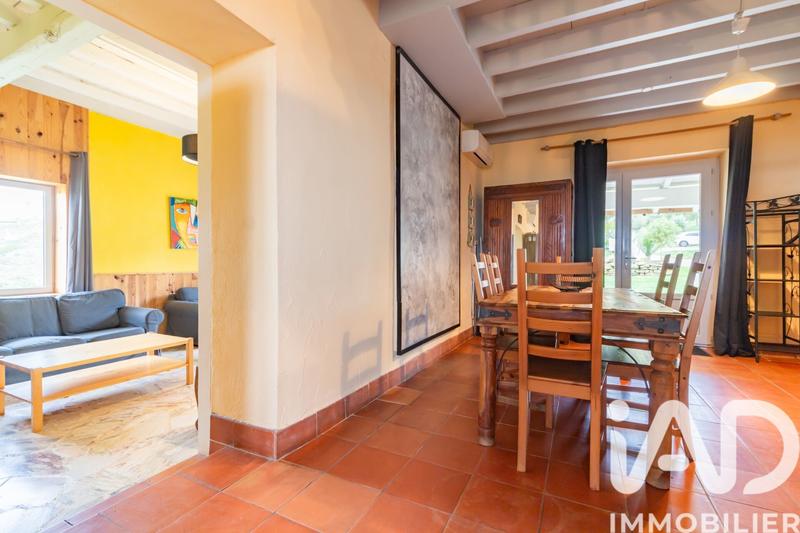 Maison - 280 m² - 15 pièces