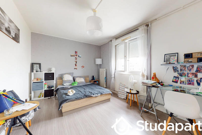 Chambre - 13 m² - 1 pièce