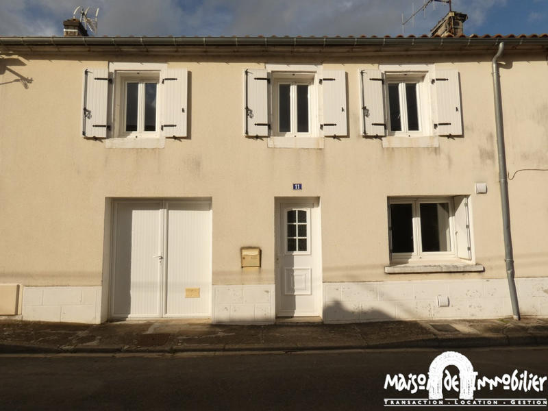 Maison - 93 m² - 4 pièces