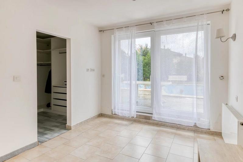 Maison - 182 m² - 9 pièces