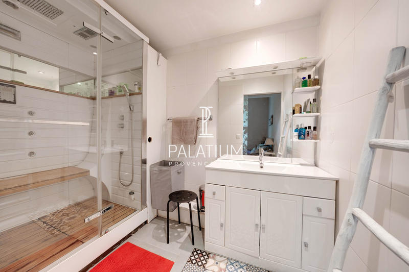 Appartement - 90 m² - 4 pièces