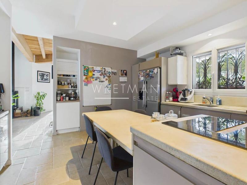 Villa - 207 m² - 6 pièces