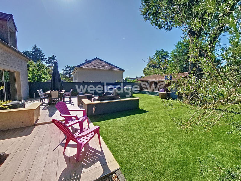 Maison traditionnelle - 166 m² - 6 pièces