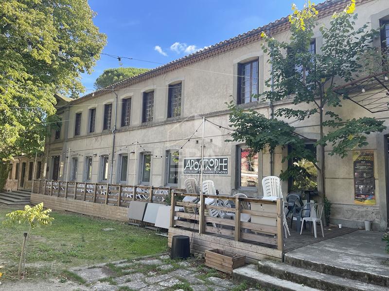 Demeure - 900 m² - 14 pièces