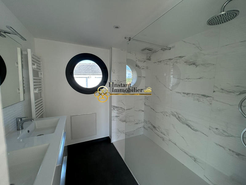 Maison - 137 m² - 6 pièces