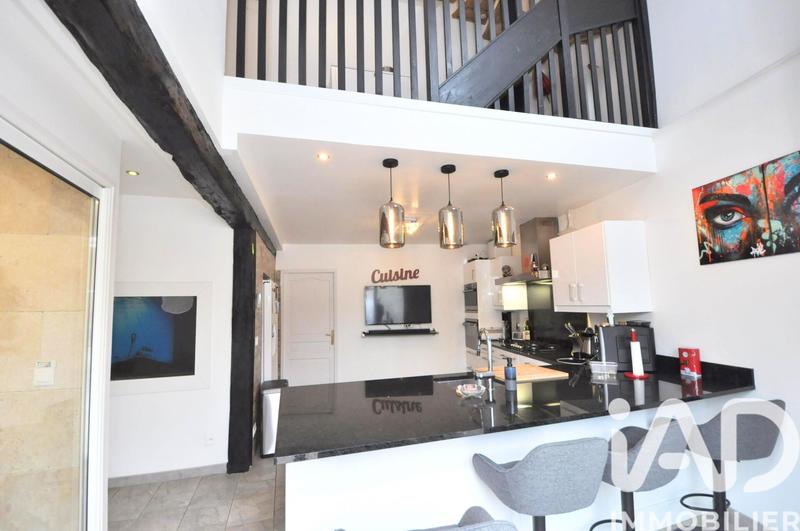 Maison - 205 m² - 7 pièces