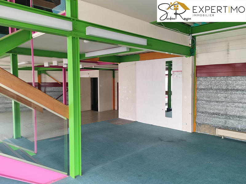 Maison - 320 m² - 5 pièces