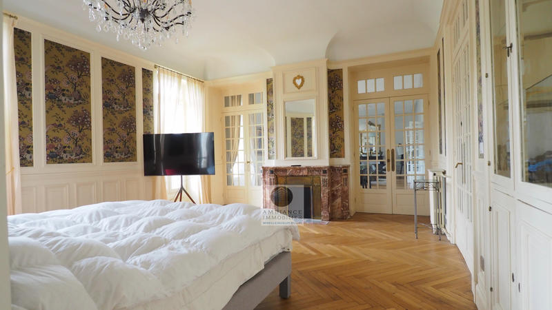 Appartement - 371 m² - 11 pièces