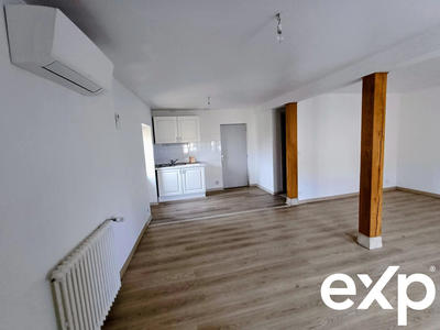 Maison traditionnelle - 104 m² - 6 pièces