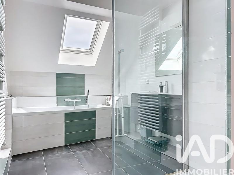 Maison - 189 m² - 8 pièces