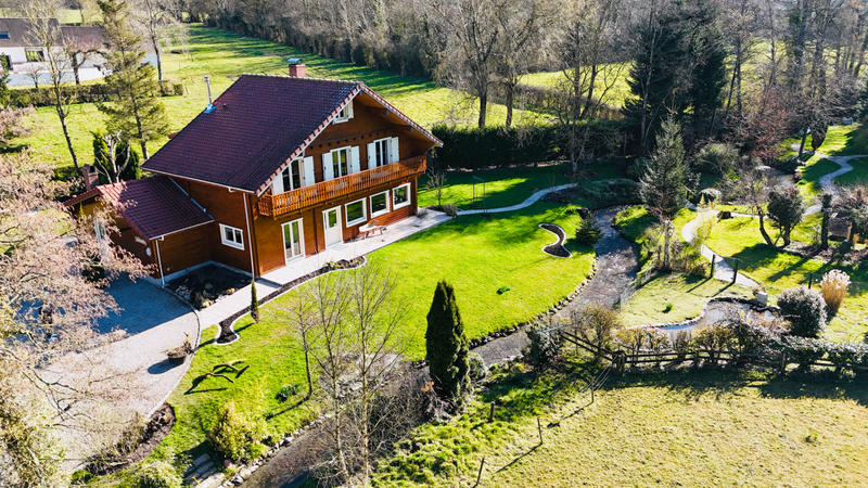 Maison - 257 m² - 7 pièces