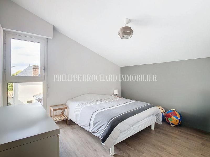 Maison contemporaine - 246 m² - 9 pièces