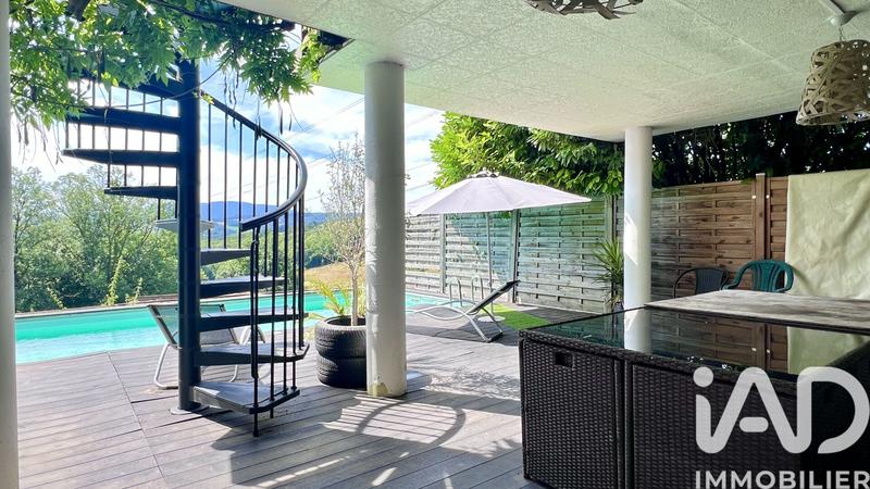 Maison - 300 m² - 5 pièces