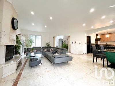 Maison - 195 m² - 7 pièces