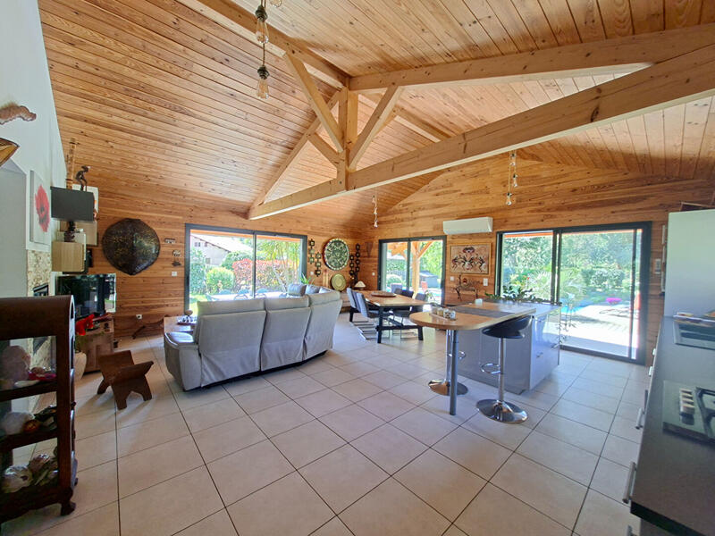 Maison - 113 m² - 6 pièces