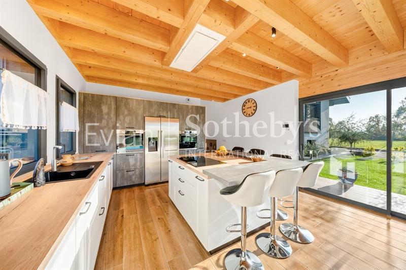 Maison - 400 m² - 14 pièces