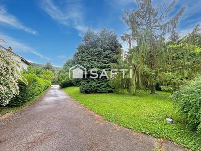 Propriété - 123 m² - 8 pièces