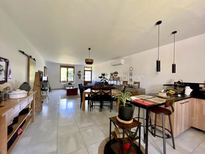 Maison - 278 m² - 10 pièces