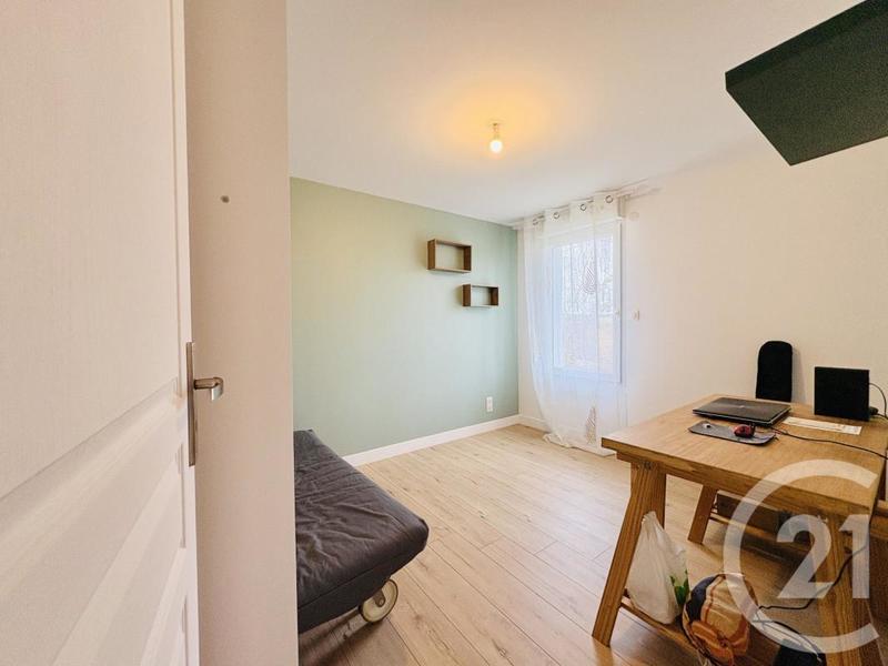 Maison - 96 m² - 5 pièces