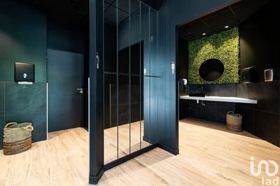 Local commercial - 196 m²