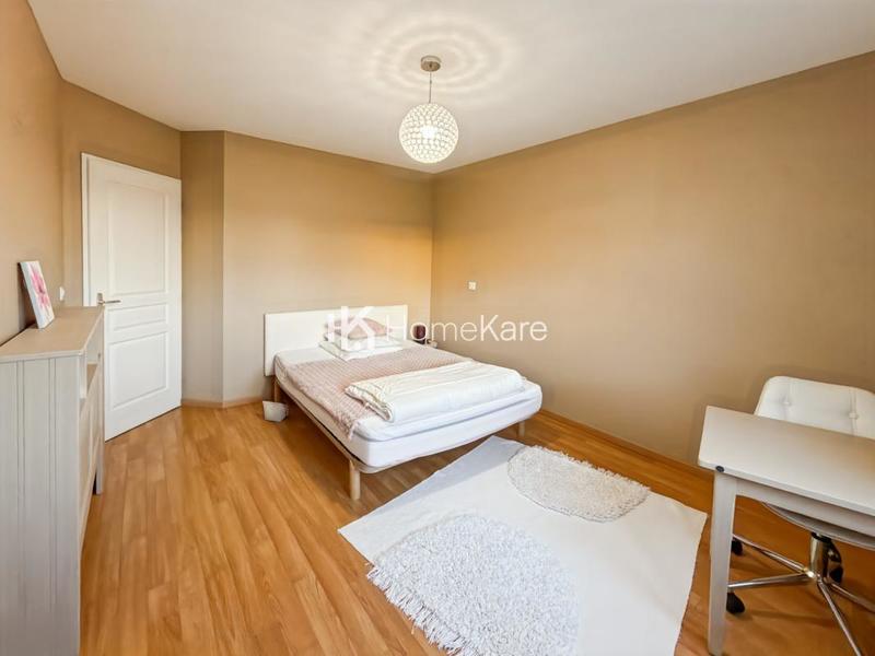 Maison - 206 m² - 8 pièces