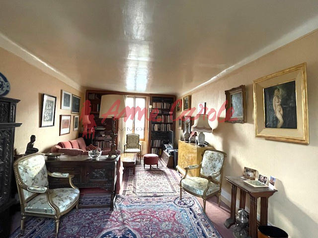 Maison - 218 m² - 7 pièces