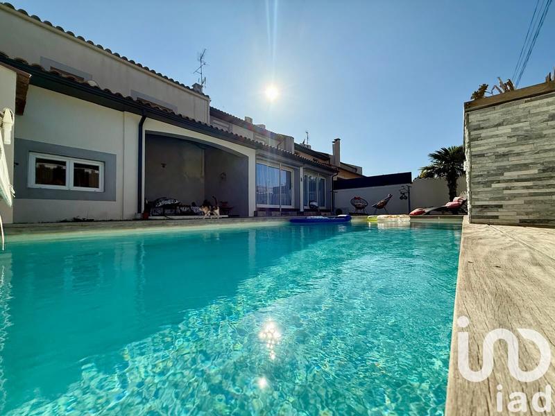 Maison - 240 m² - 9 pièces