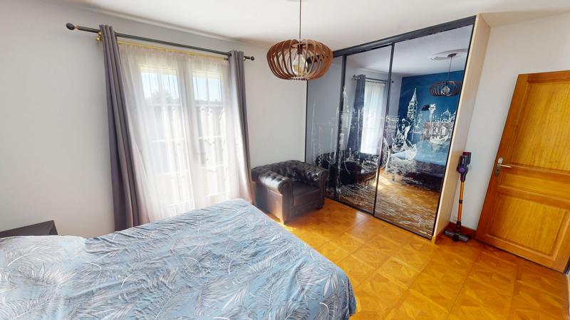 Maison - 180 m² - 6 pièces