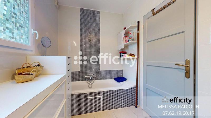 Maison - 167 m² - 6 pièces