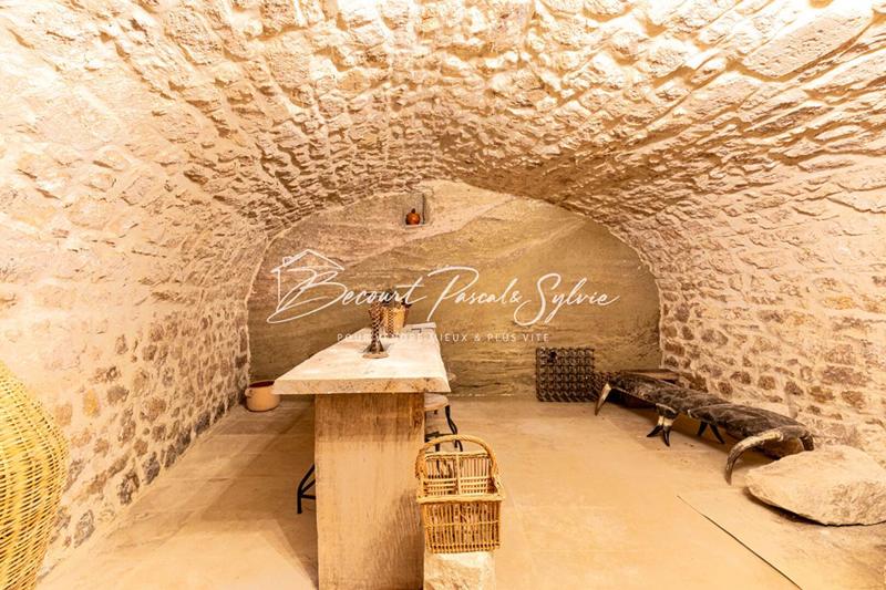 Demeure - 203 m² - 5 pièces