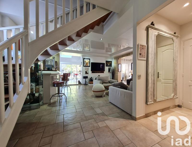 Maison - 141 m² - 5 pièces