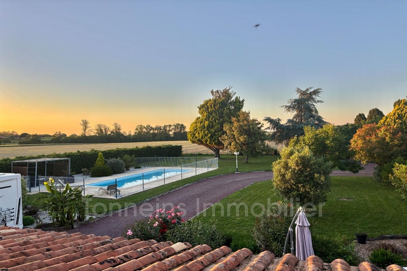 Maison - 240 m² - 8 pièces