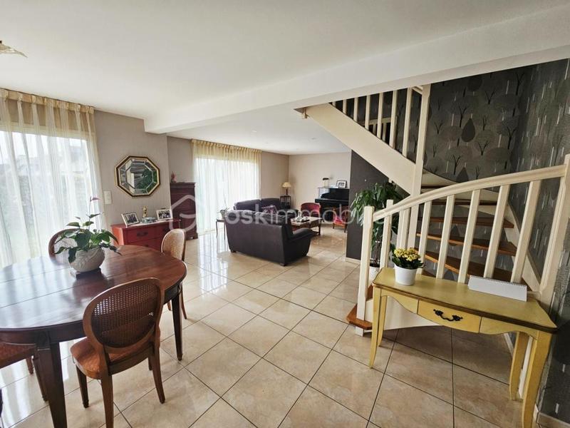 Maison - 163 m² - 6 pièces