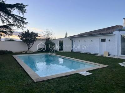 Villa - 205 m² - 6 pièces