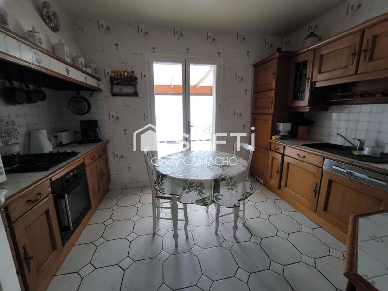 Maison - 169 m² - 8 pièces