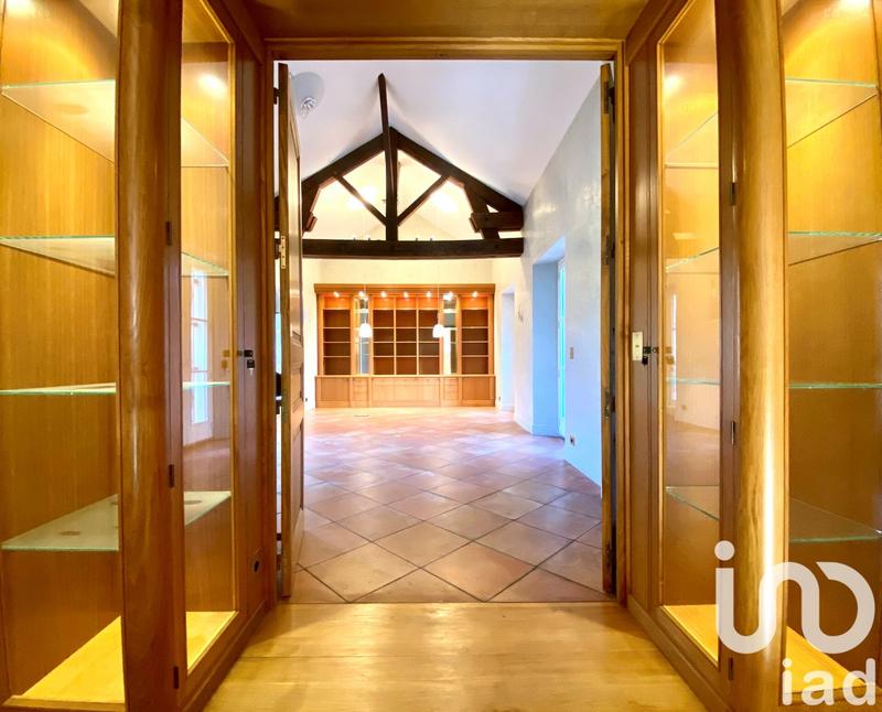 Maison - 360 m² - 9 pièces