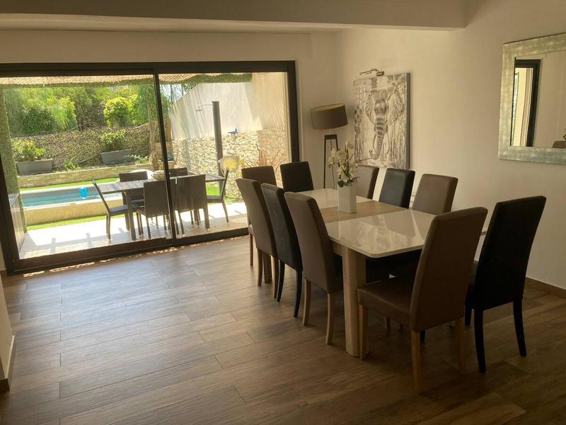 Maison - 140 m² - 5 pièces