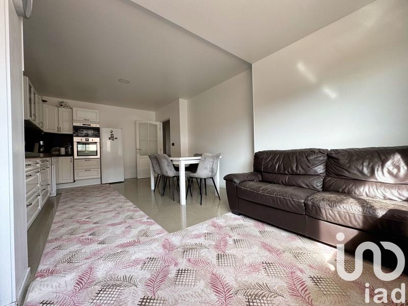 Maison - 225 m² - 7 pièces