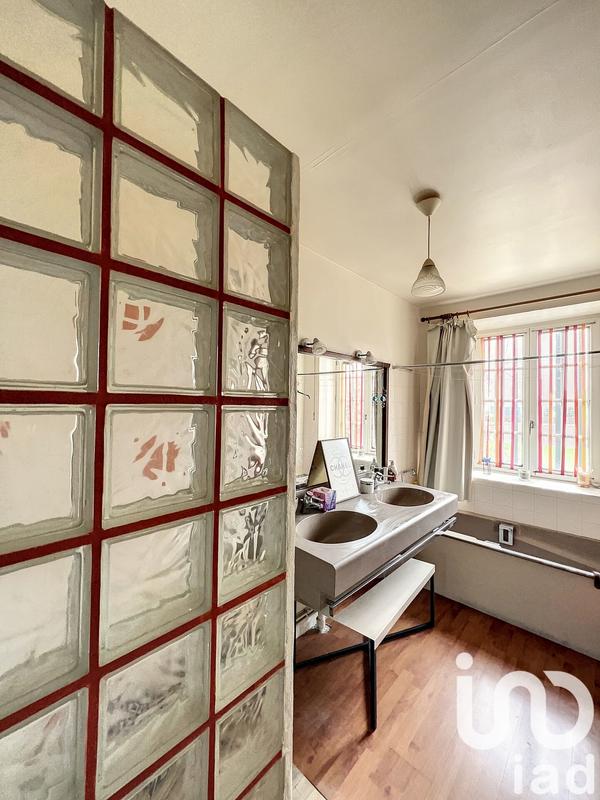 Maison - 180 m² - 8 pièces