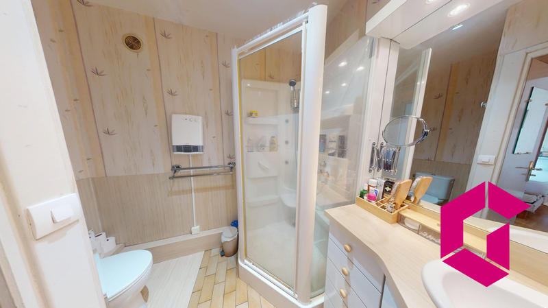 Appartement - 100 m² - 5 pièces