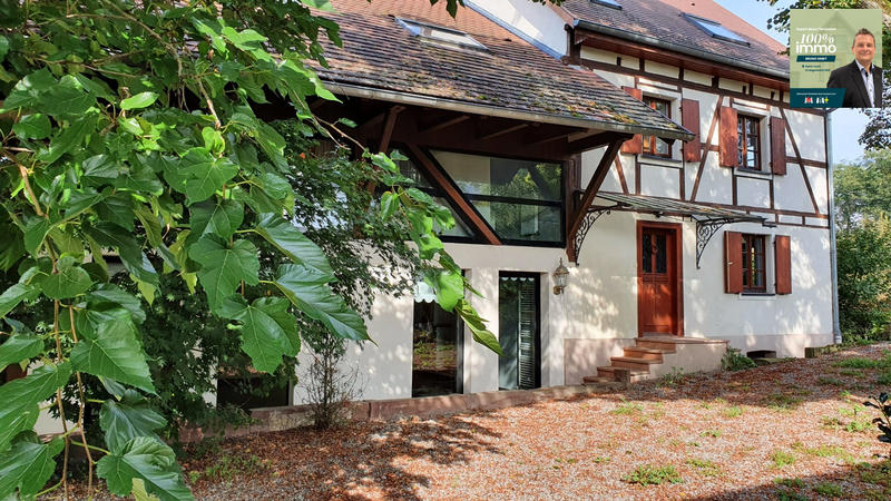 Maison - 256 m² - 8 pièces