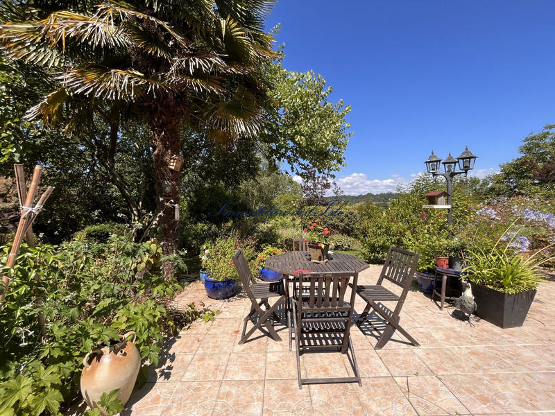 Maison - 183 m² - 9 pièces